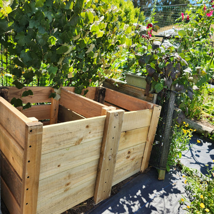 Compost Stations 🪱